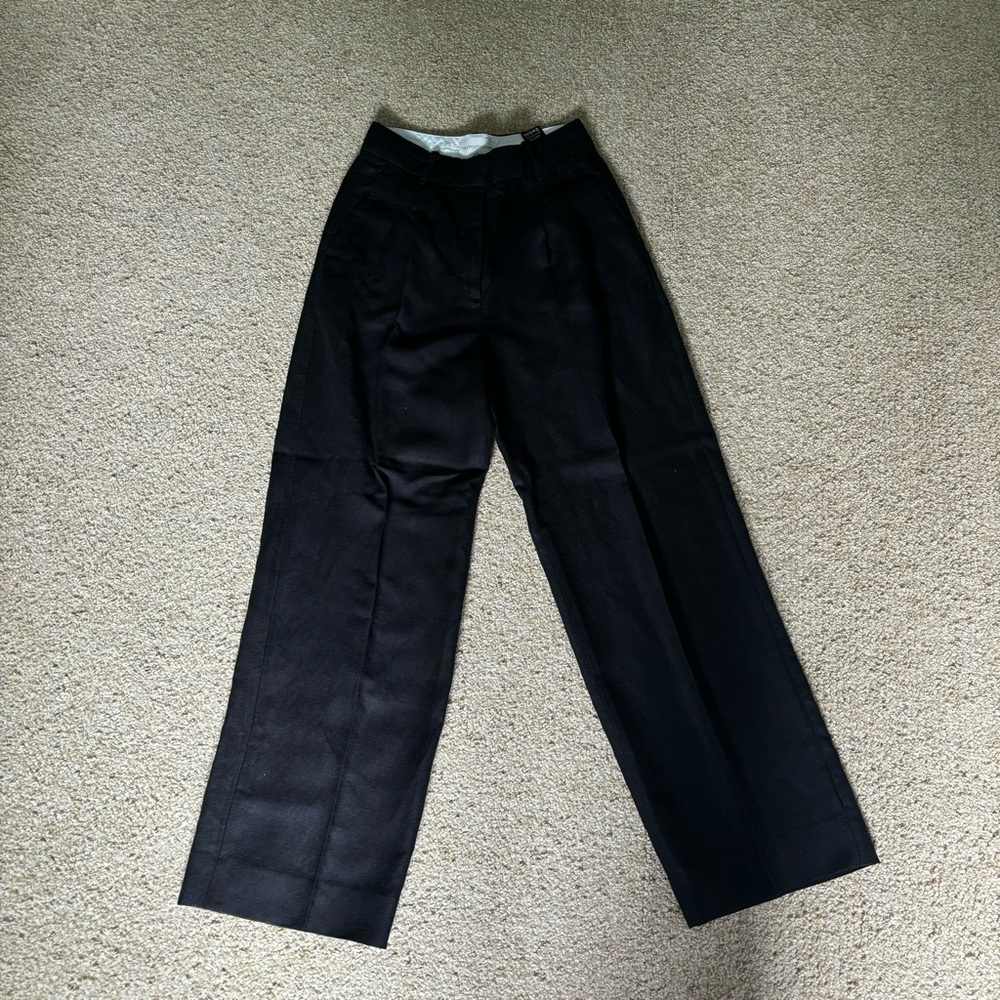 The Effortless Pant Linen Business Slacks
